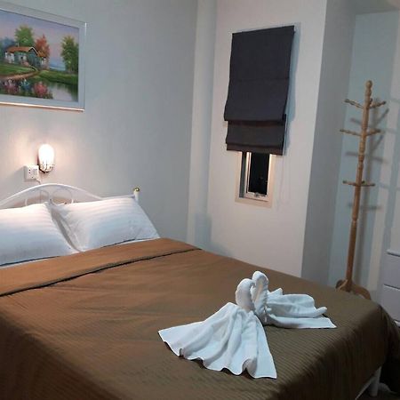 Baan Suan Geb Tawan Hotel Lopburi Exterior photo