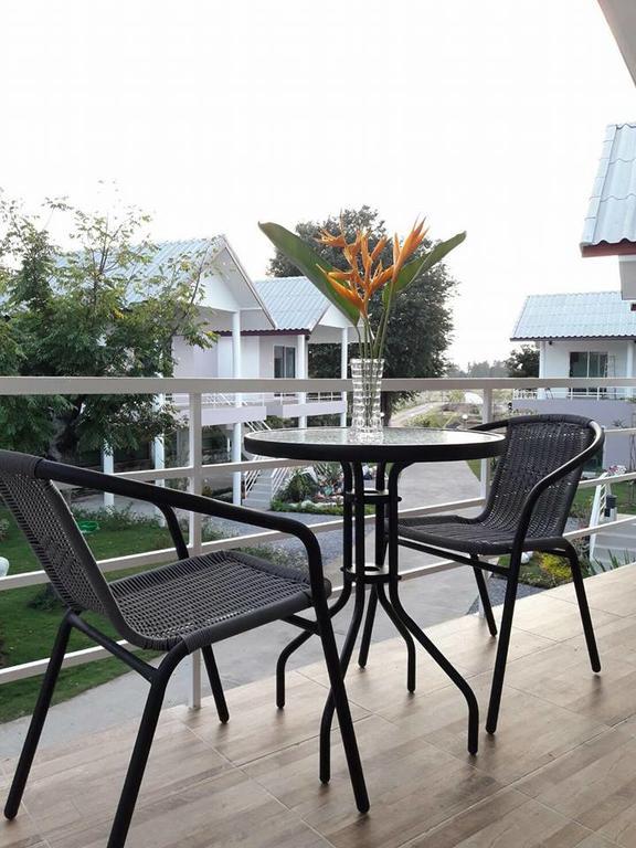 Baan Suan Geb Tawan Hotel Lopburi Exterior photo
